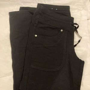 KUHL women’s size 4 short black pants elastic waist preowned. No flaws.